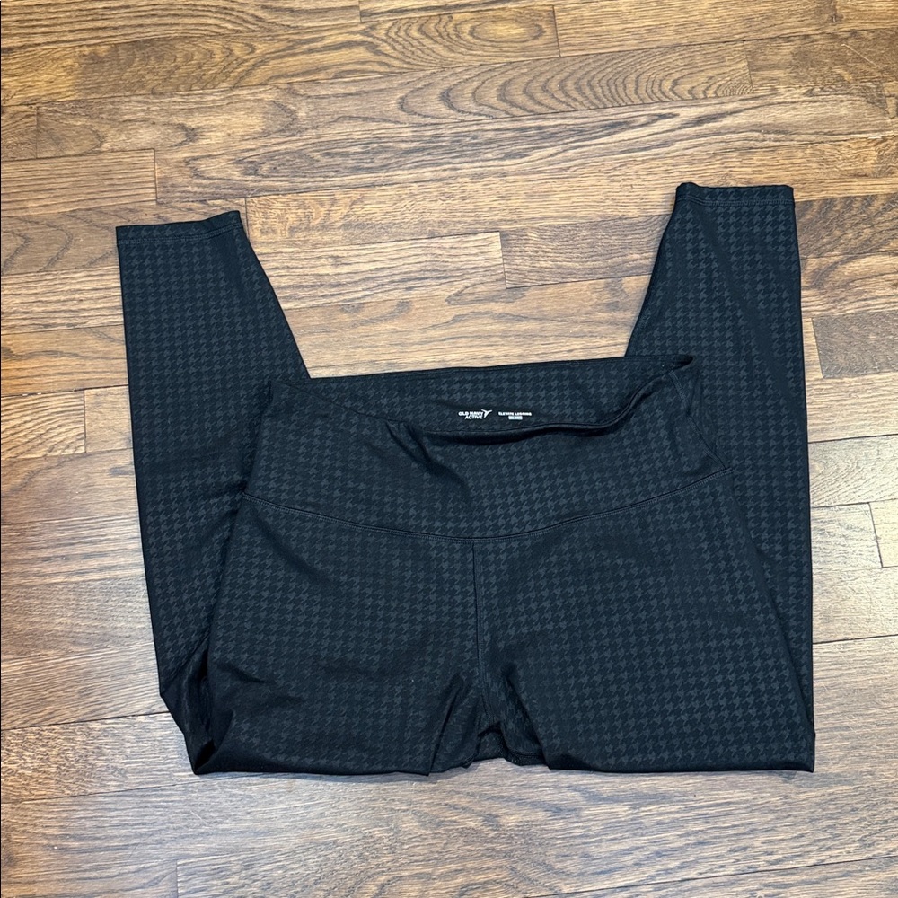 Old Navy Black Houndstooth Leggings - Picture 2 of 4